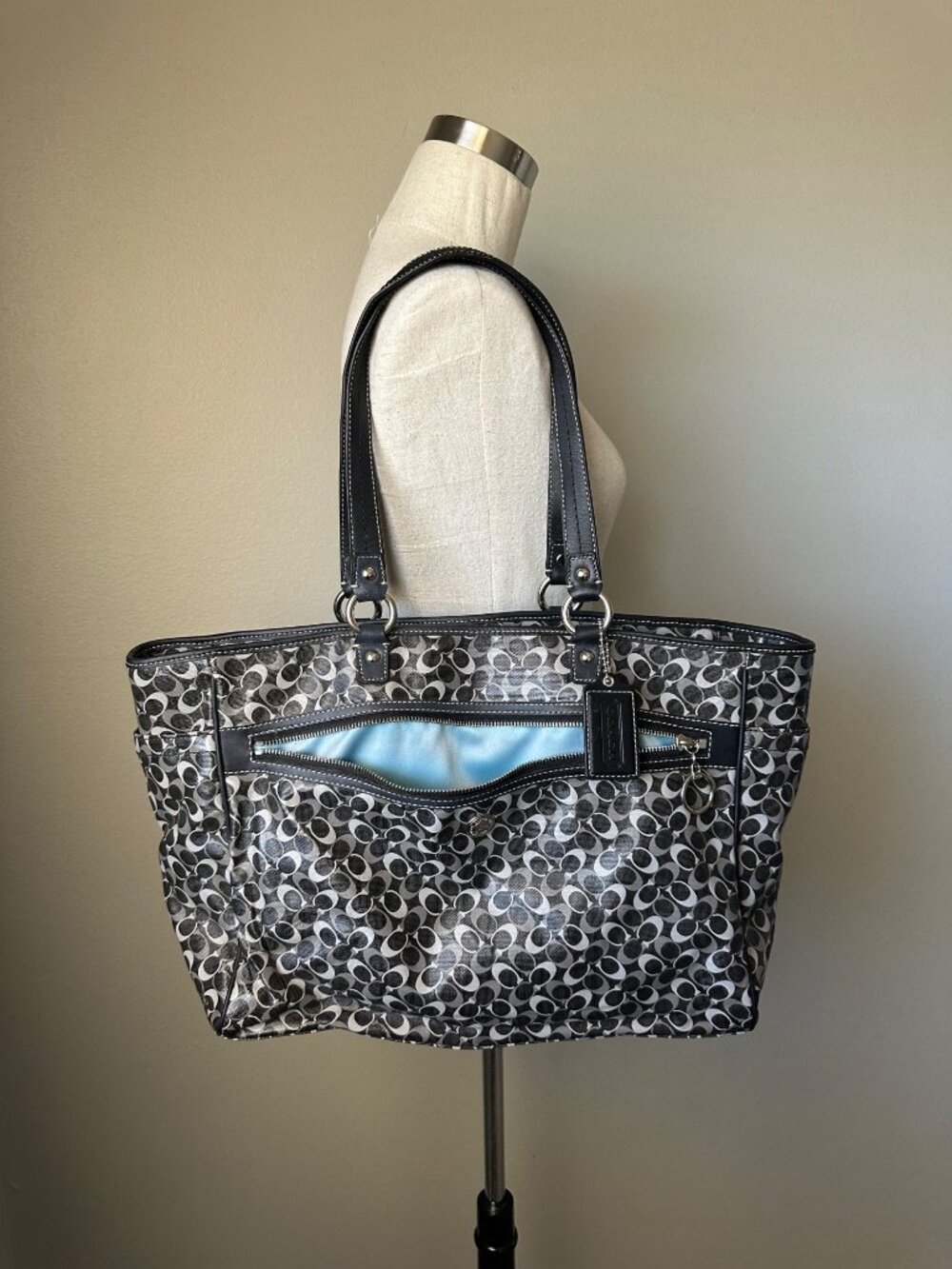 Coach 2011 Black Gray Diaper Bag Coated Changing Pad Shoulder Strap Crossbody